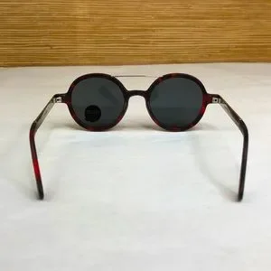 KOMONO Vivien Tortoise Silver Sunglasses Round Red Komono | Accessories | Komono Vivien Tortoise Silver  main image 2
